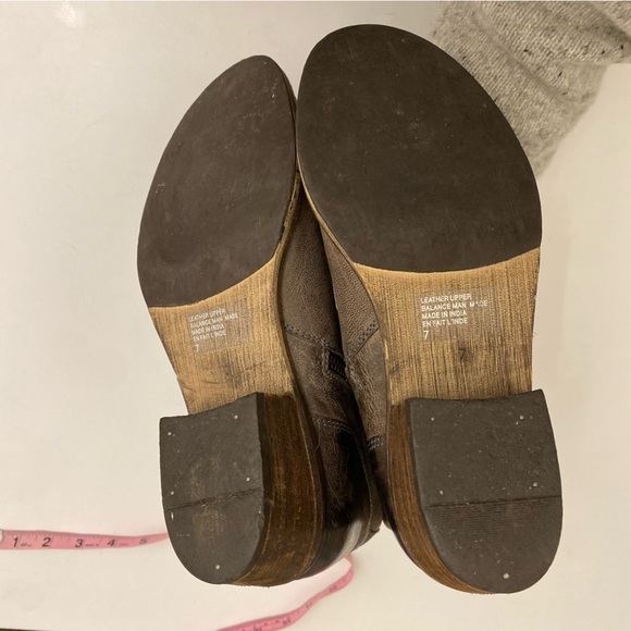 Seychelles || Castanets Moto Boots in Grey Taupe Ankle Booties Buckles 7 - Picture 10 of 12